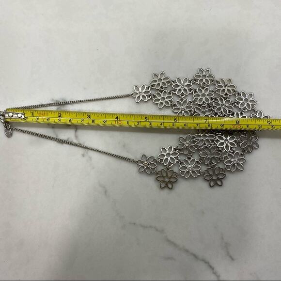 Beautiful necklace floral silver tone rhinestones - Picture 5 of 5